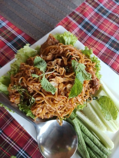 อาหาร หรือ เครื่องดื่ม