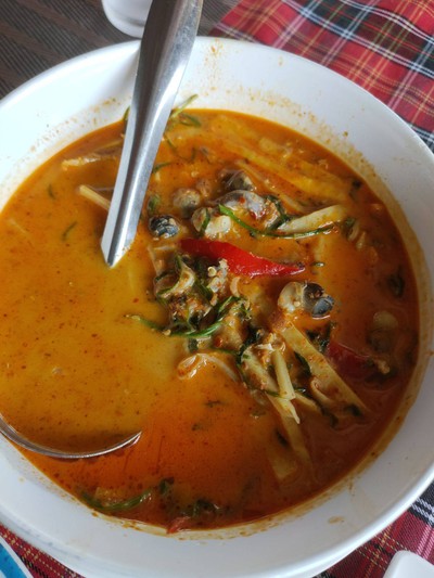 อาหาร หรือ เครื่องดื่ม