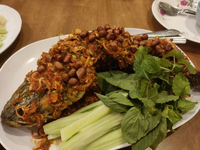 อาหาร หรือ เครื่องดื่ม