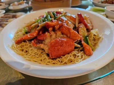 บะหมี่อบ กุ้งมังกร