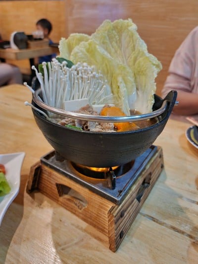สุกี้นาเบะหมู รับฟรี ข้าวญี่ปุ่น 1 ถ้วย