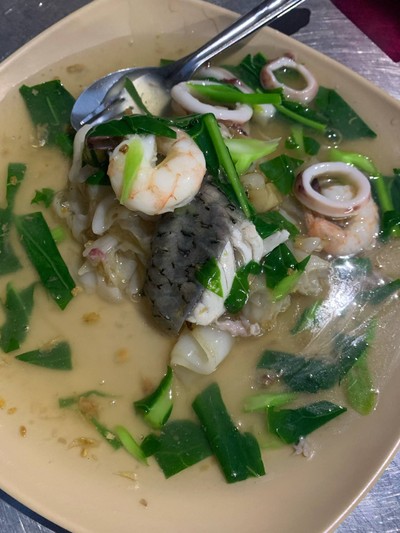 ราดหน้าทะเล
