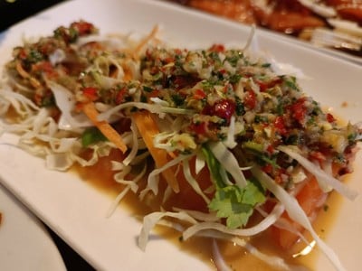 แซลมอนยำไทย