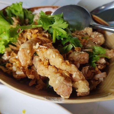 หมูสามชั้นทอดงา