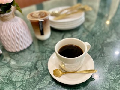 ☕️ Hot Americano. (Price 40 Baht.)