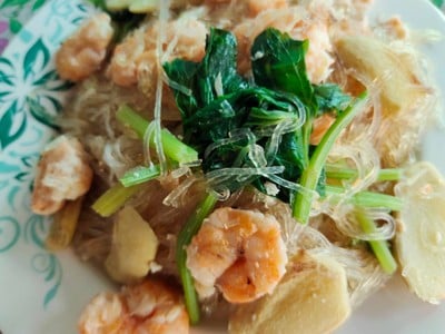 วิธีทำ กุ้งอบวุ้นเส้นหม้อหุงข้าว