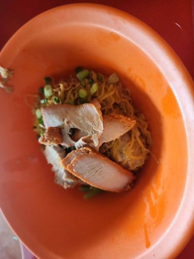 บะหมี่เกี๊ยวกุ้งแห้งใส่หมูแดง