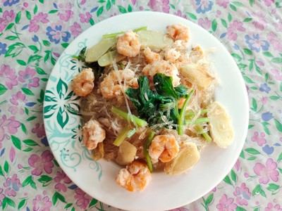 กุ้งอบวุ้นเส้นหม้อหุงข้าว