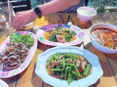 อาหาร หรือ เครื่องดื่ม