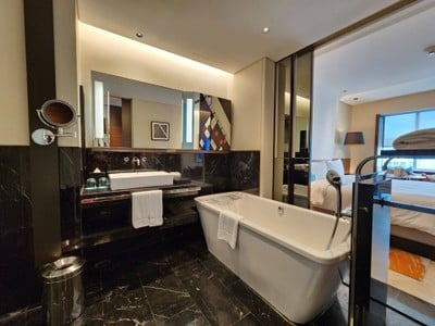 โรงแรมเลอเมอริเดียนกรุงเทพ