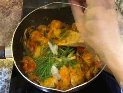 วิธีทำ อกไก่ผัดน้ำพริกเผา อร่อย ง่าย