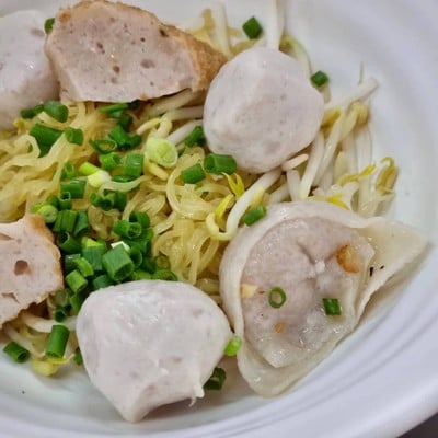 เมนูของร้าน ก๋วยเตี๋ยวลูกชิ้นปลาเจริญกรุง18