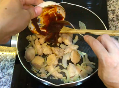 วิธีทำ อกไก่ผัดน้ำพริกเผา อร่อย ง่าย