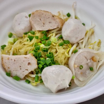 เมนูของร้าน ก๋วยเตี๋ยวลูกชิ้นปลาเจริญกรุง18