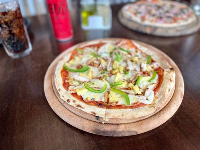 🍕 Chicken Hawaiian Pizza. (Price 259 Baht.)