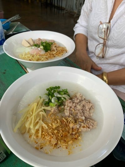 โจ๊กหมู 40.-