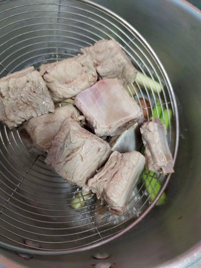 วิธีทำ ต้มยำน้ำใสเห็ดชิเมจิ