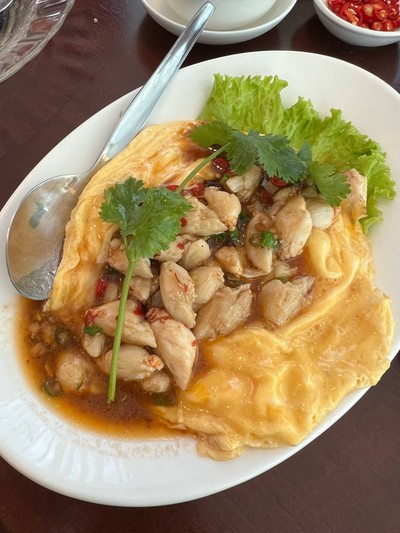 ไข่ข้นปูก้อนกรรเชียงผัดพริกขี้หนู