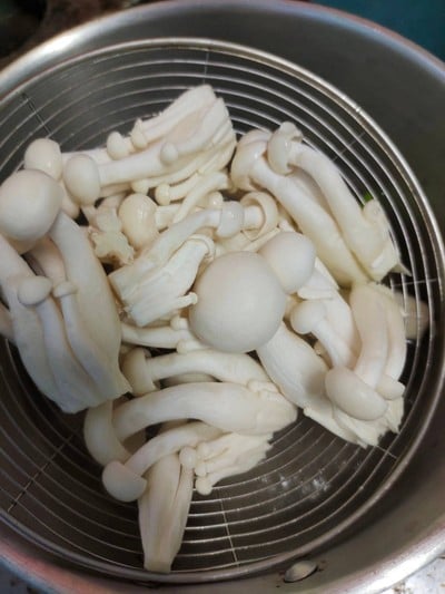 วิธีทำ ต้มยำน้ำใสเห็ดชิเมจิ