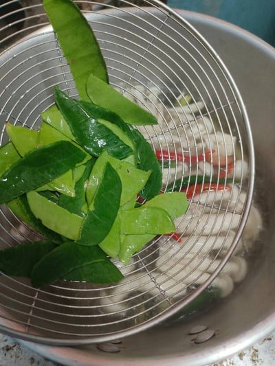 วิธีทำ ต้มยำน้ำใสเห็ดชิเมจิ