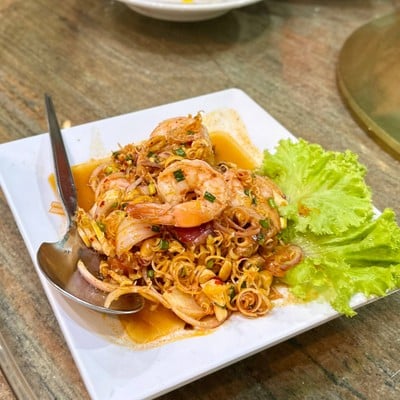 ยำตะไคร้อ่อนกุ้งสด