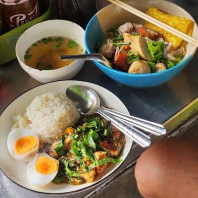 เมนูของร้าน เฮียบ้วยก๋วยเตี๋ยวโบราณ ซอยโปโล