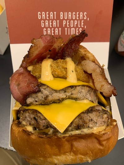 Royale with Cheese Burg | เบอร์เกอร์เนื้อชีสและเบคอนเนื้อ