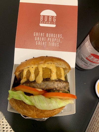 The Republic Burg - เบอร์เกอร์เนื้อ ซิคเนเจอร์