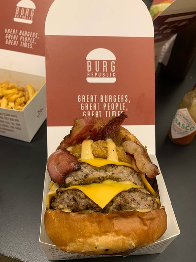 Royale with Cheese Burg | เบอร์เกอร์เนื้อชีสและเบคอนเนื้อ