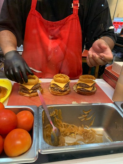 Royale with Cheese Burg | เบอร์เกอร์เนื้อชีสและเบคอนเนื้อ