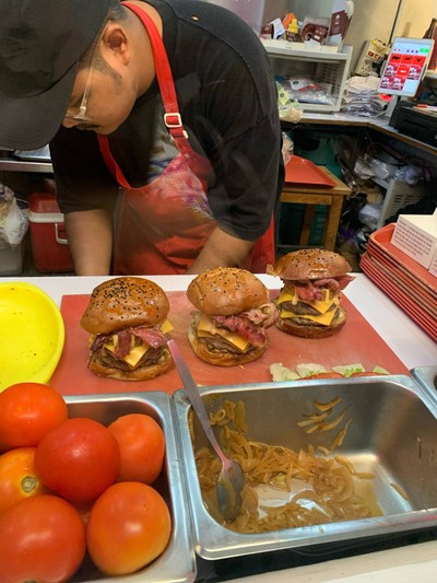 Royale with Cheese Burg | เบอร์เกอร์เนื้อชีสและเบคอนเนื้อ
