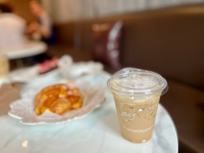 ☕️ Iced Cappuccino. (Price 80 Baht.)