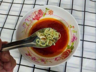 วิธีทำ ยำปลากระป๋อง วิธีทำ ยำปลากระป๋อง