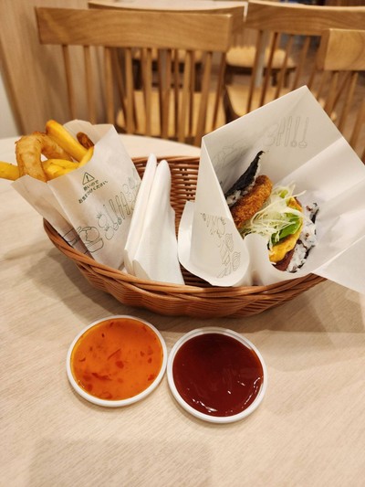 อาหาร หรือ เครื่องดื่ม