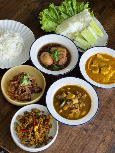 ในบ้าน in the haus. นครพนม