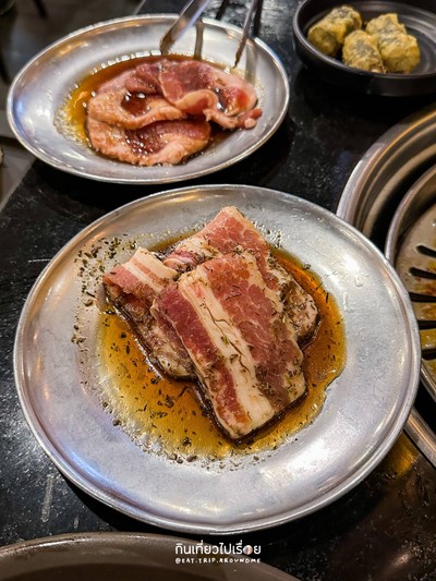 หมูสามชั้นหมักซอส