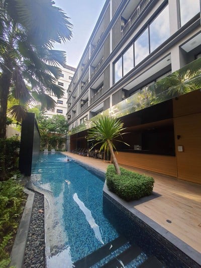 สระว่ายน้ำ/ชายหาด