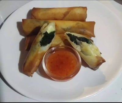 ปอเปียะผักโขมชีสทอด