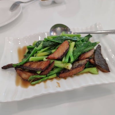 คะน้าผัดปลาสำลีแดดเดียว