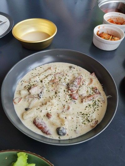 Vt03 - ต๊อกบกกีซอสทรัฟเฟิล(Tteokbokki - Truffle)(No Meat Request)