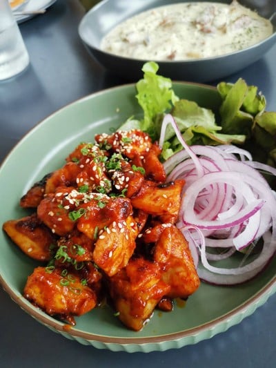 M23 - สะโพกไก่โคชูจังบุลโกกิ (Grilled marinated chicken)닭-고추장불고기