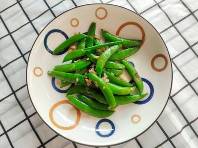 ผัดถั่วลันเตาน้ำมันหอย ผัดถั่วลันเตาน้ำมันหอย