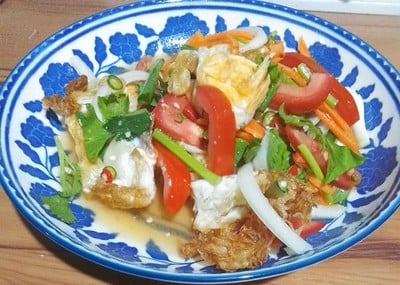 วิธีทำ ยำไข่ดาว วิธีทำ ยำไข่ดาว