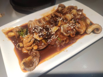 ปลาหมึกผัดซอสโคชูจัง