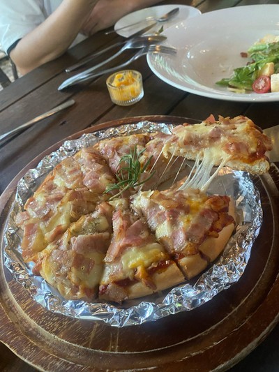 Bacon pizza