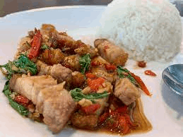 กระเพราหมูกรอบ