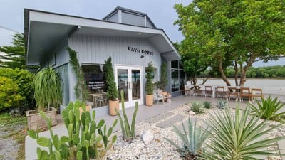 หน้าร้าน NAVA HOUSE CAFÉ - นาวา เฮ้าส์ คาเฟ่ บ้านโพธิ์ ฉะเชิงเทรา