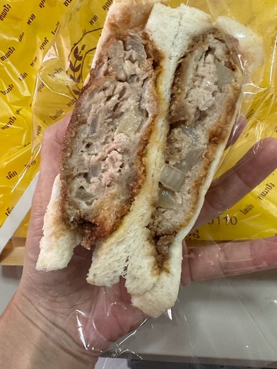แซนวิชหมูสับกับหัวหอมใหญ่