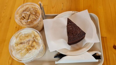 อาหาร หรือ เครื่องดื่ม