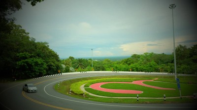 บรรยากาศ โค้งปิ้งงู